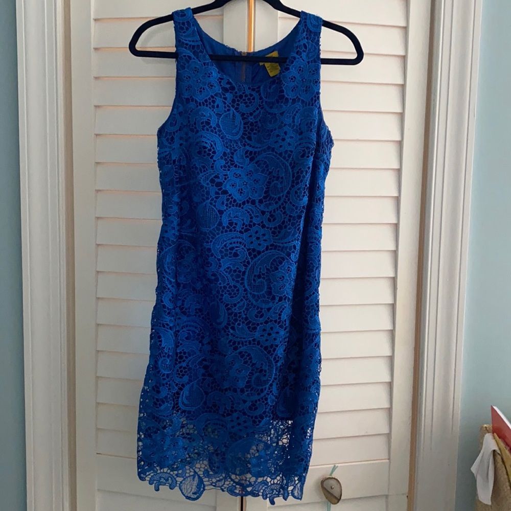 Lined lace royal blue dress